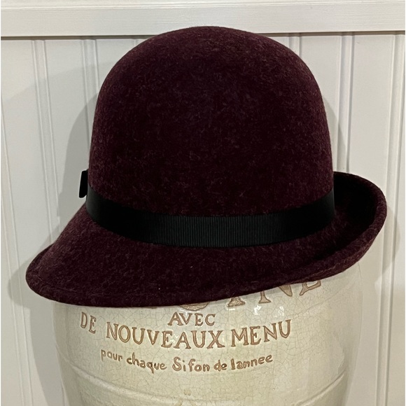 NWT VANS Wool Cloche Fedora Hat plum w/Black Trim. small/ medium. - Picture 2 of 7